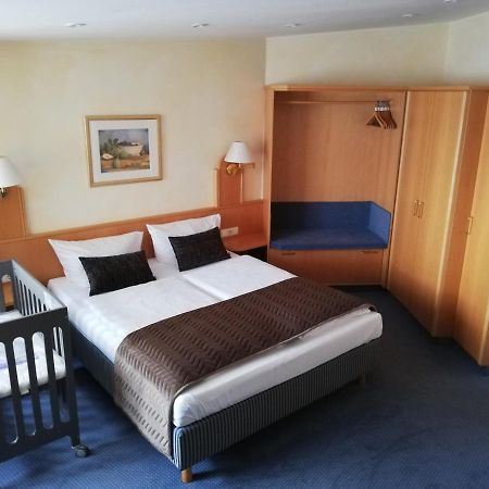 Russmann Hotel & Living Goldbach  ภายนอก รูปภาพ