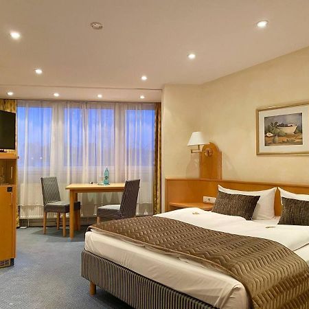Russmann Hotel & Living Goldbach  ภายนอก รูปภาพ