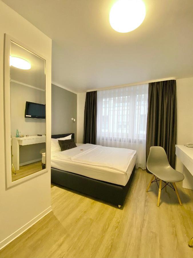 Russmann Hotel & Living Goldbach  ภายนอก รูปภาพ
